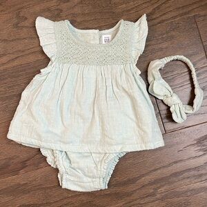 Baby Gap, mint green eyelet set, size 12-18 months